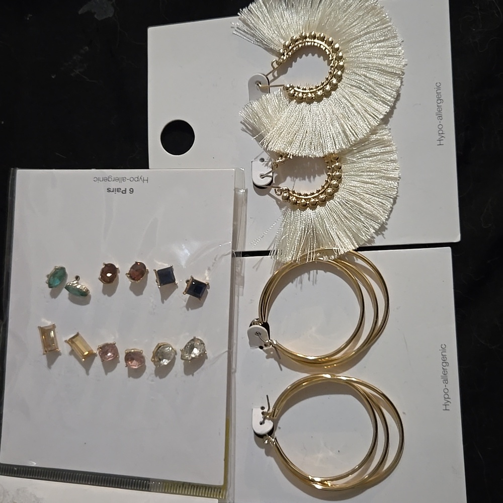 NWT Earring bundle